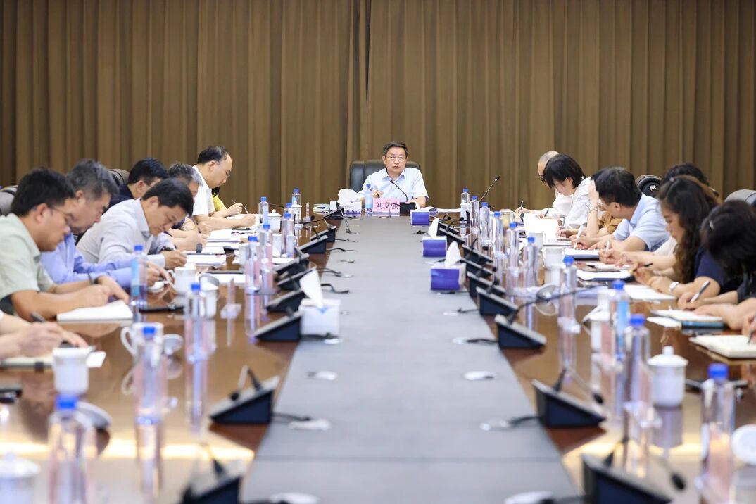 山東出版集團召開數(shù)智出版融合發(fā)展座談會